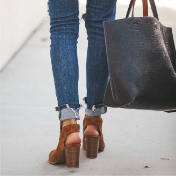 Frida peep toe bootie - Picture 4 of 8